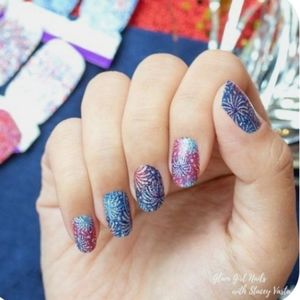 Color Street nail polish strips